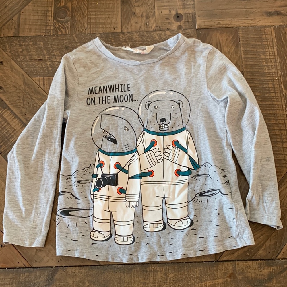 Grey H&M graphic long sleeve t-shirt.